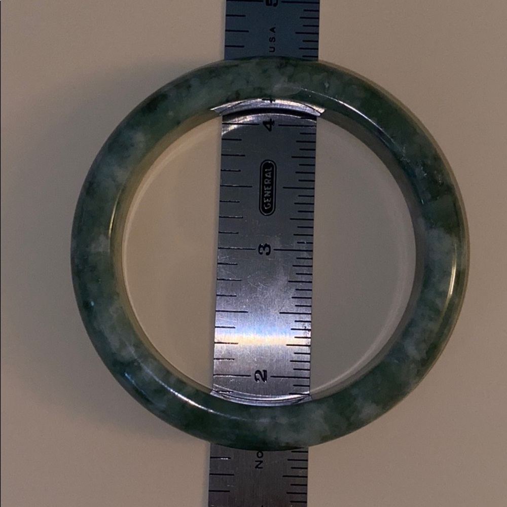 Green jadeite jade bangle - Picture 1 of 8